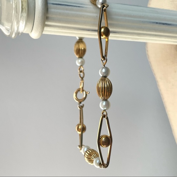 Vintage Gold Filled Bracelet with Manmade Pearls and Gold Filled Beads - Picture 7 of 10